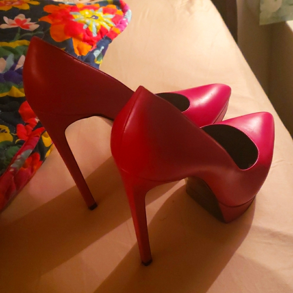 Saint Laurent pink platform pumps. Size 40